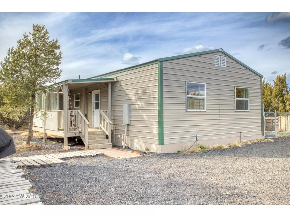 Picture of Home For Sale in Vernon, Arizona, United States