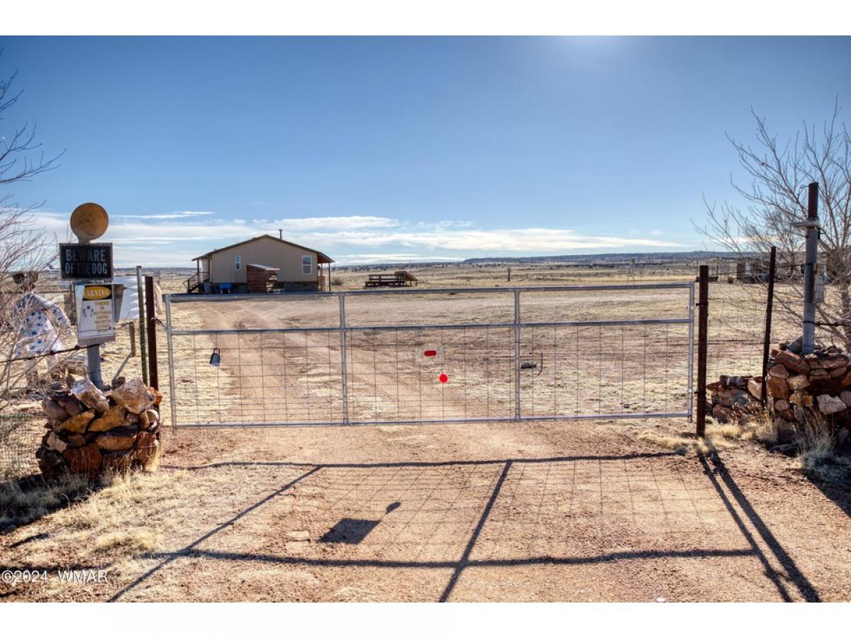 Picture of Home For Sale in Saint Johns, Arizona, United States