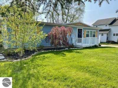 Home For Sale in Elk Rapids, Michigan