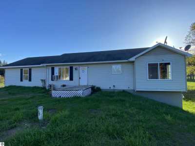 Home For Sale in Beulah, Michigan