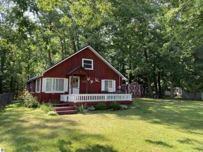 Home For Sale in Lupton, Michigan