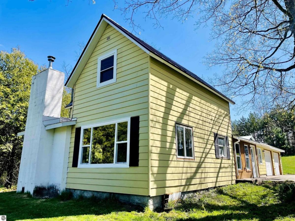 Picture of Home For Sale in Central Lake, Michigan, United States