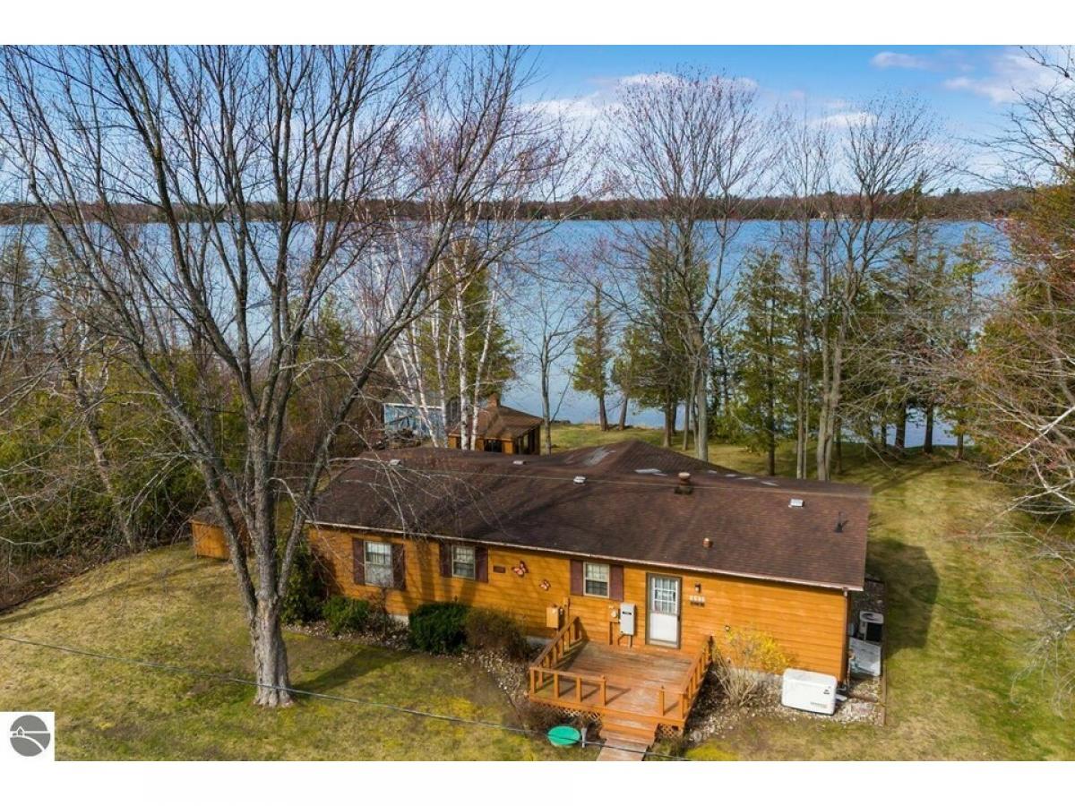 Picture of Home For Sale in Kewadin, Michigan, United States