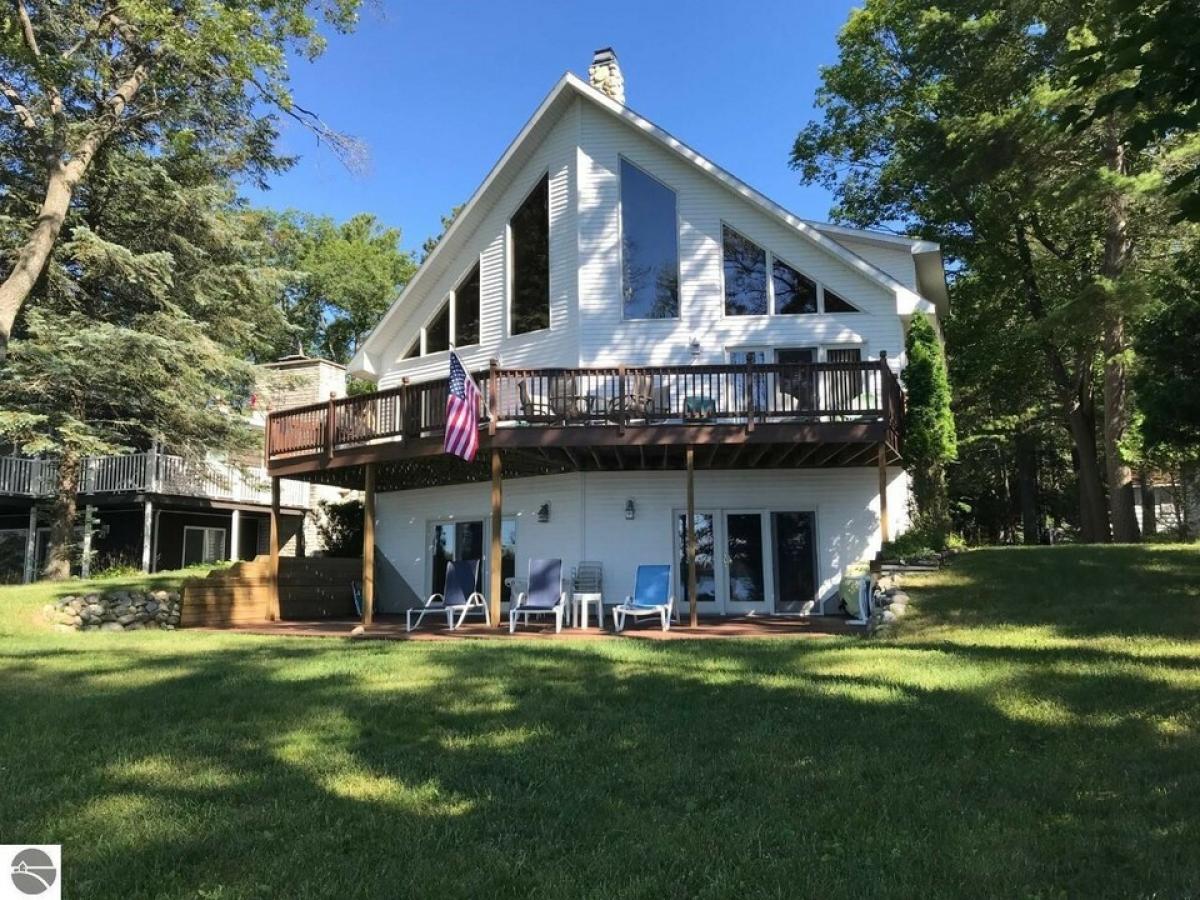 Picture of Home For Sale in Oscoda, Michigan, United States