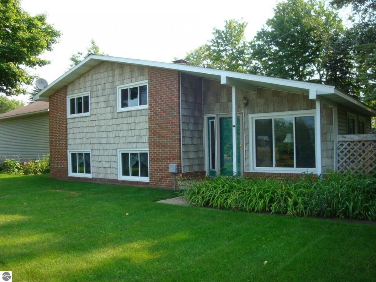 Picture of Home For Sale in Kalkaska, Michigan, United States