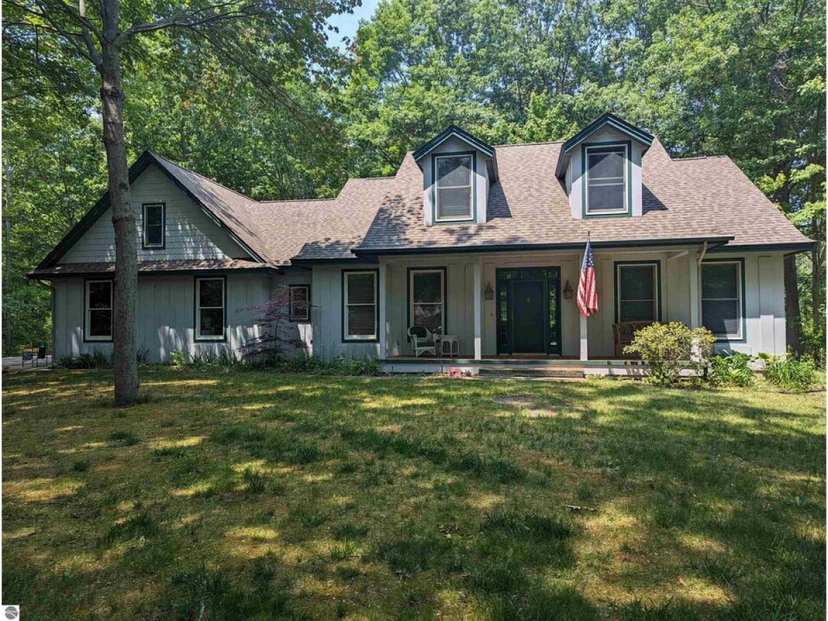 Picture of Home For Sale in Tawas City, Michigan, United States