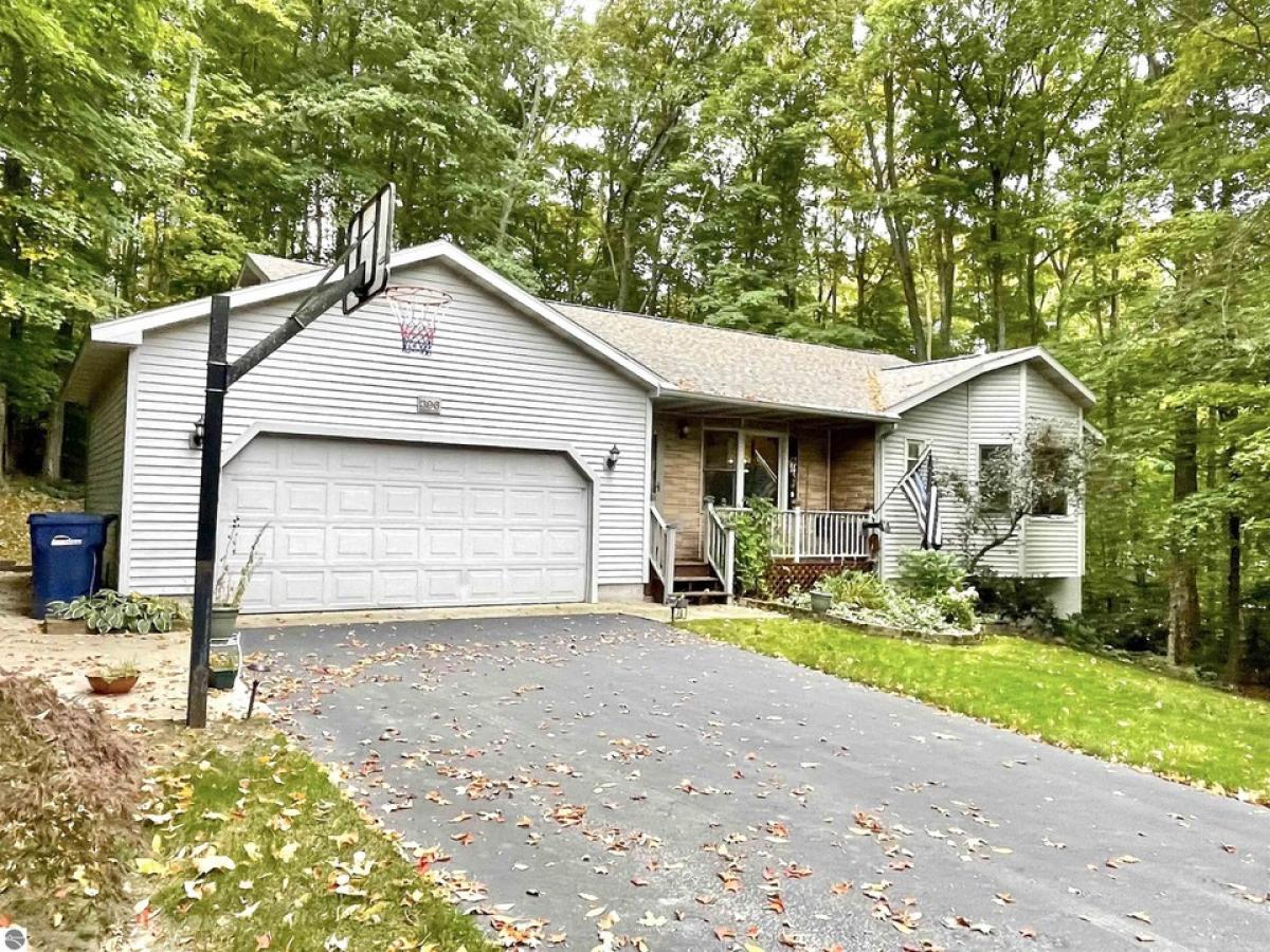 Picture of Home For Sale in Kingsley, Michigan, United States