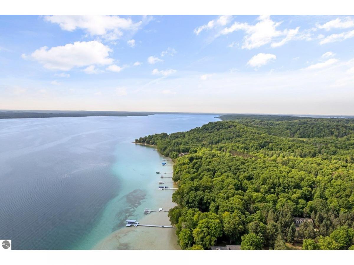 Picture of Home For Sale in Kewadin, Michigan, United States