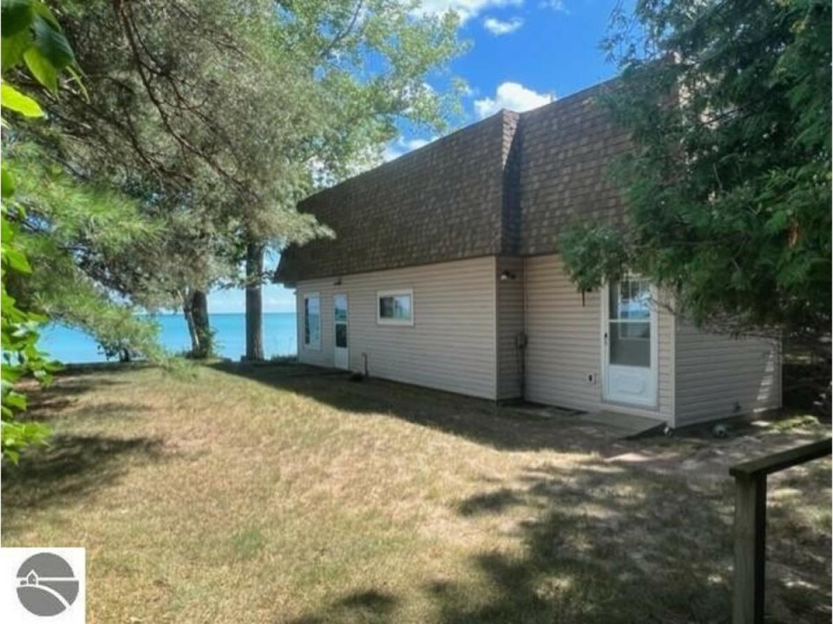 Picture of Home For Sale in Tawas City, Michigan, United States