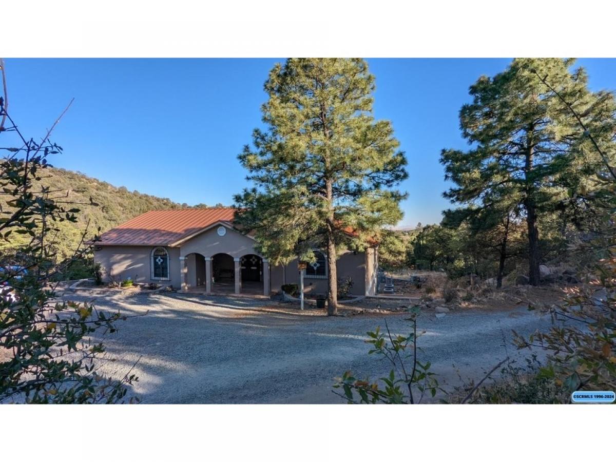 Picture of Home For Sale in Silver City, New Mexico, United States