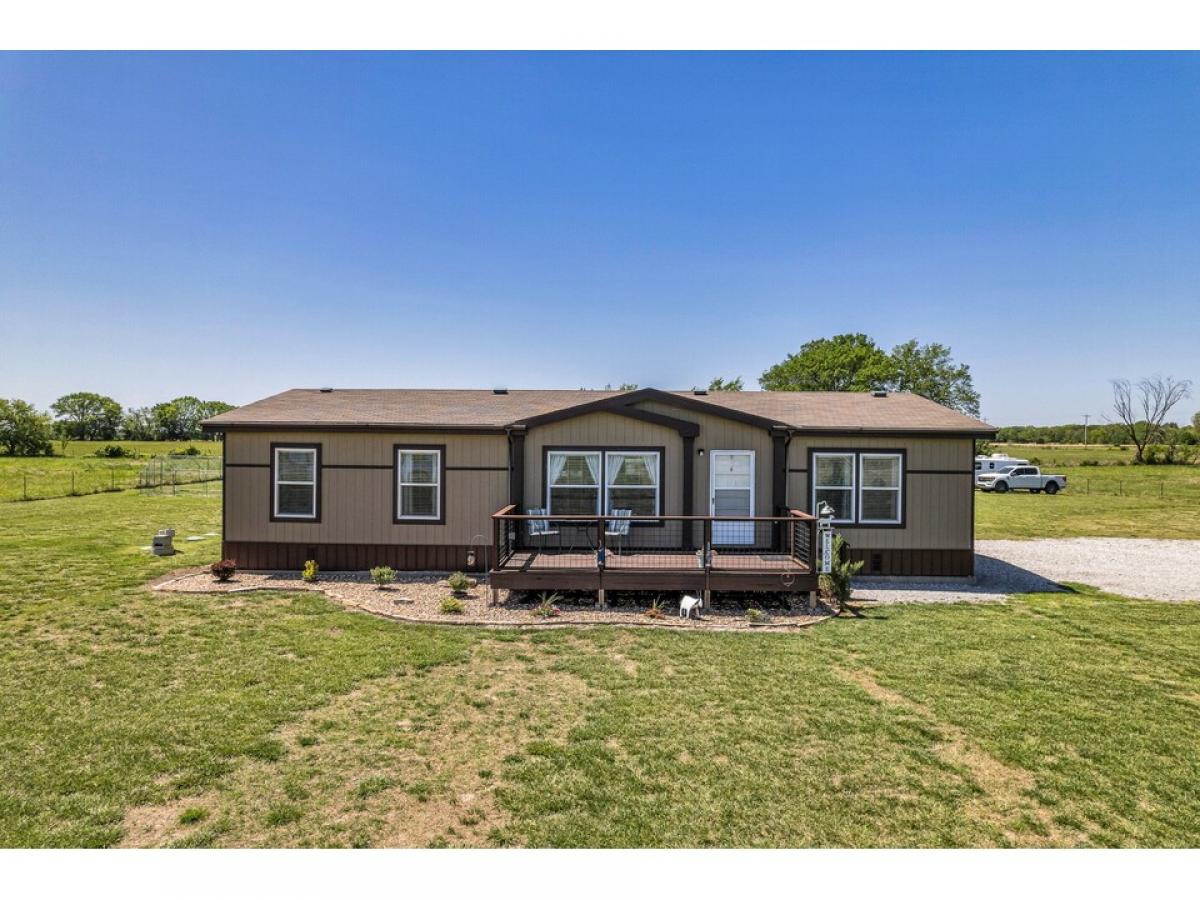 Picture of Home For Sale in Vinita, Oklahoma, United States