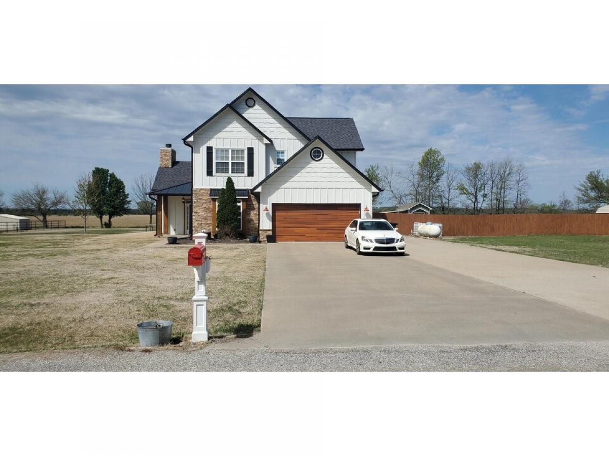 Picture of Home For Sale in Vinita, Oklahoma, United States