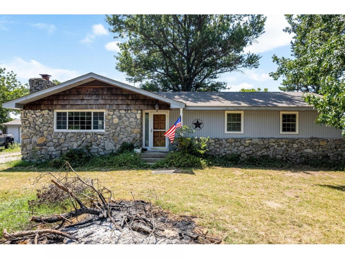 Picture of Home For Sale in Pryor, Oklahoma, United States