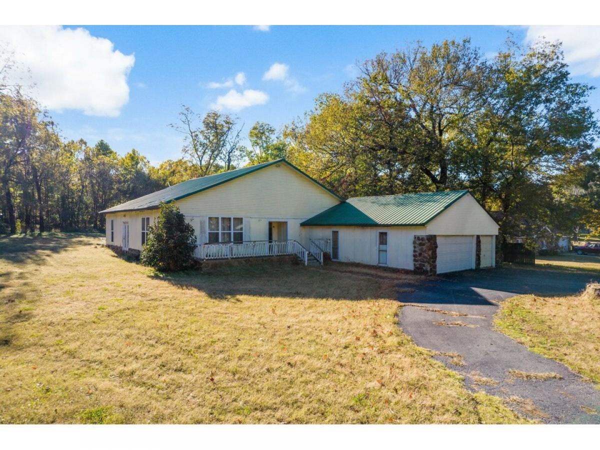 Picture of Home For Sale in Monkey Island, Oklahoma, United States