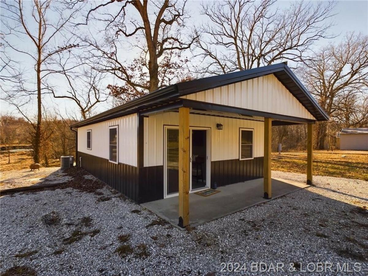 Picture of Home For Sale in Versailles, Missouri, United States