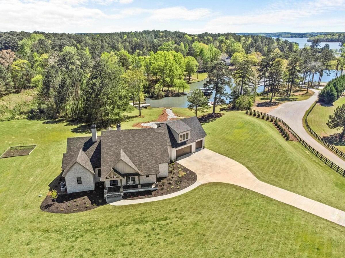 Picture of Home For Sale in White Plains, Georgia, United States