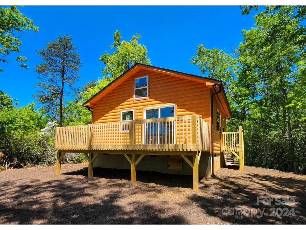 Picture of Home For Sale in Lake Lure, North Carolina, United States