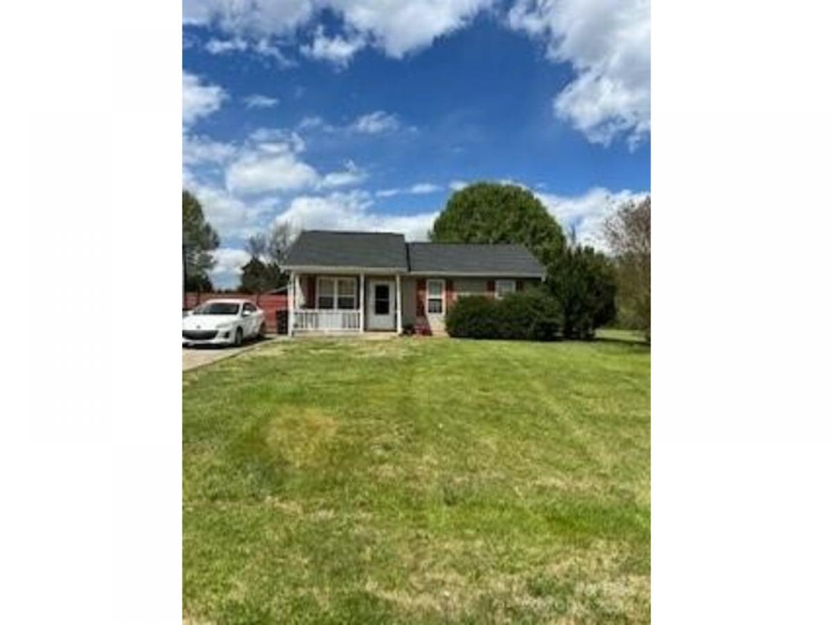 Picture of Home For Sale in Statesville, North Carolina, United States