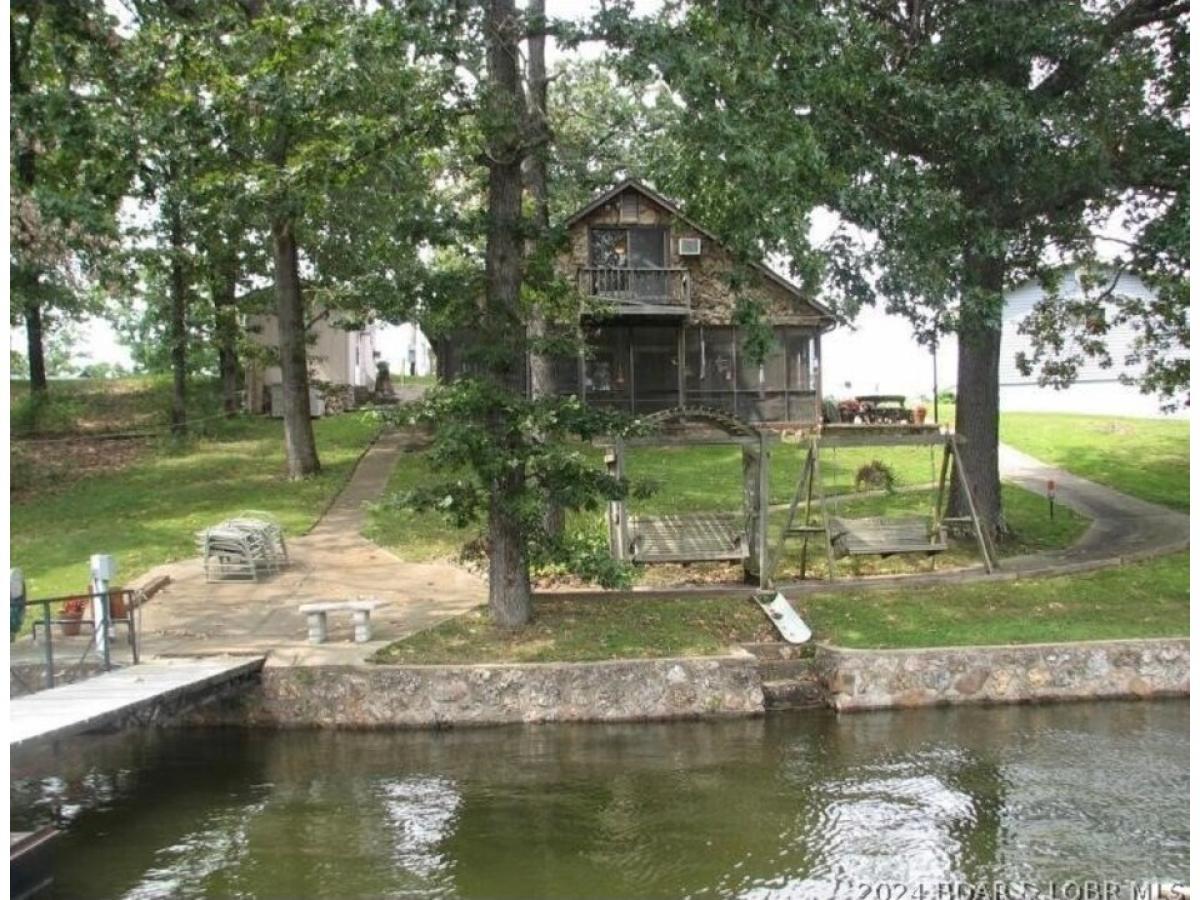 Picture of Home For Sale in Roach, Missouri, United States