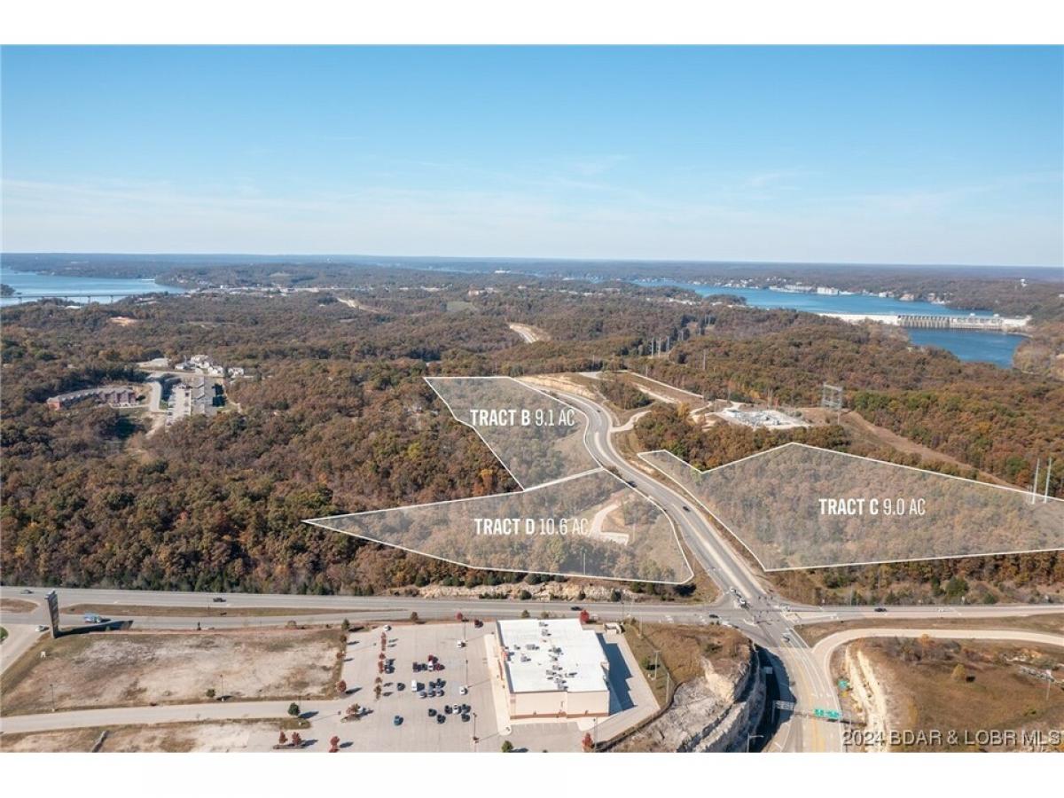 Picture of Residential Land For Sale in Lake Ozark, Missouri, United States