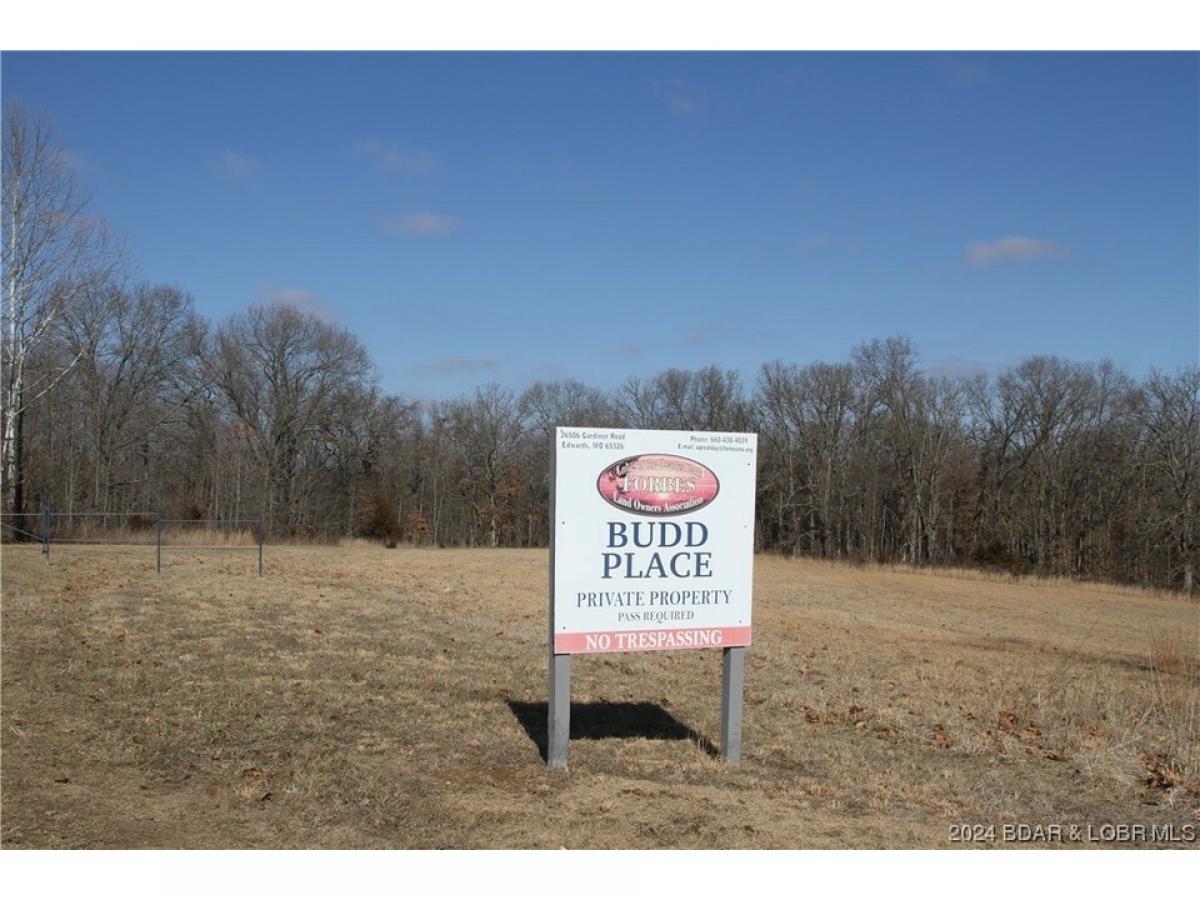 Picture of Residential Land For Sale in Edwards, Missouri, United States