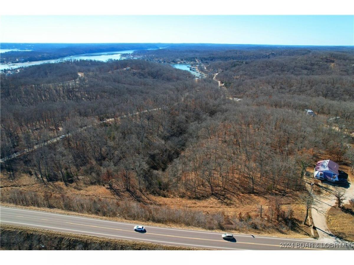 Picture of Residential Land For Sale in Sunrise Beach, Missouri, United States