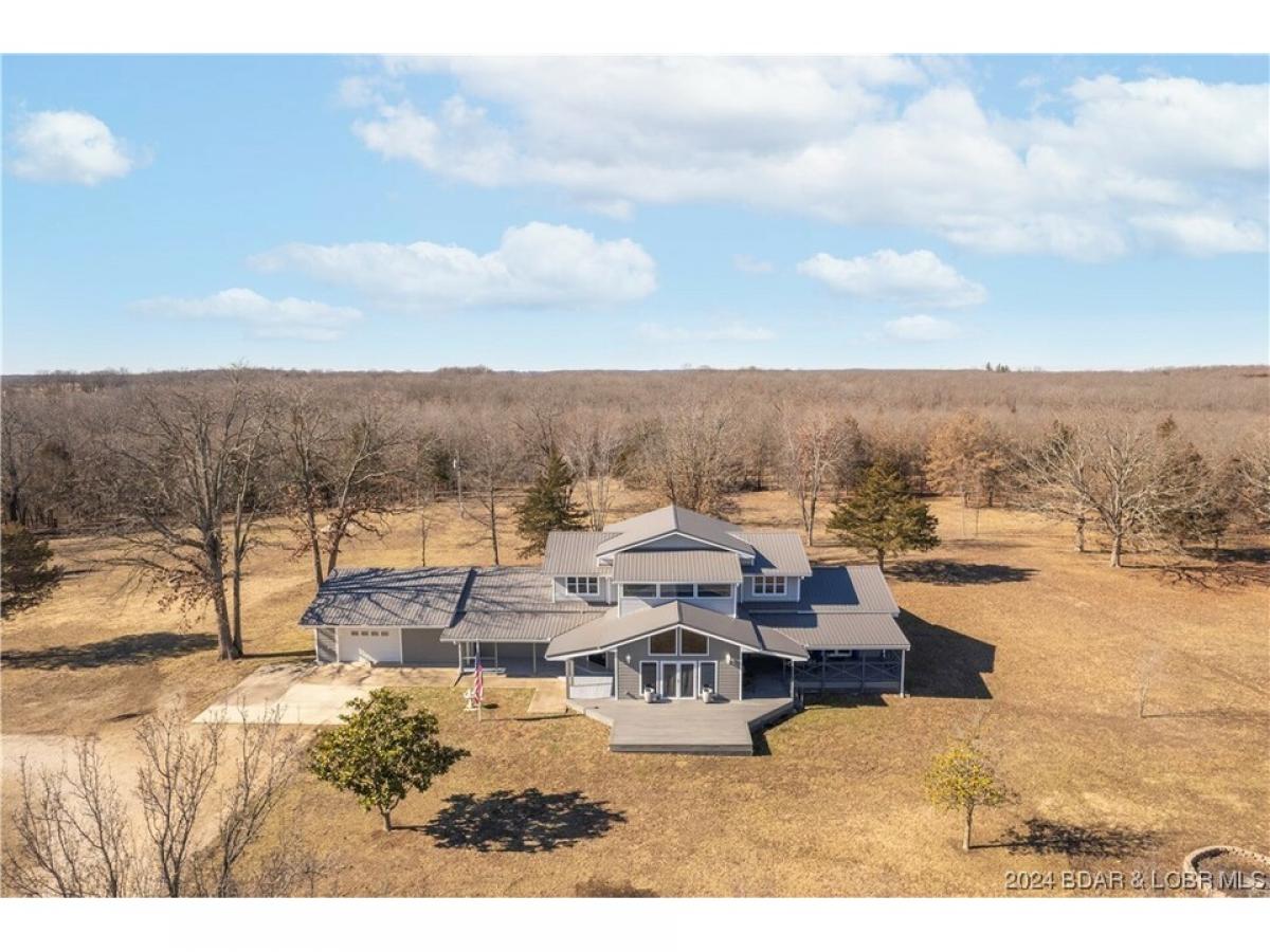 Picture of Home For Sale in Iberia, Missouri, United States