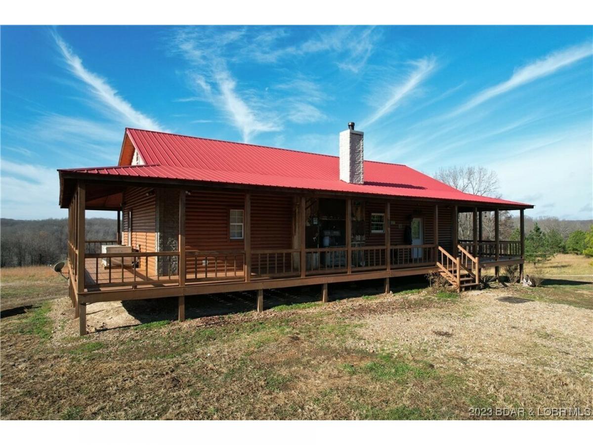 Picture of Home For Sale in Stover, Missouri, United States