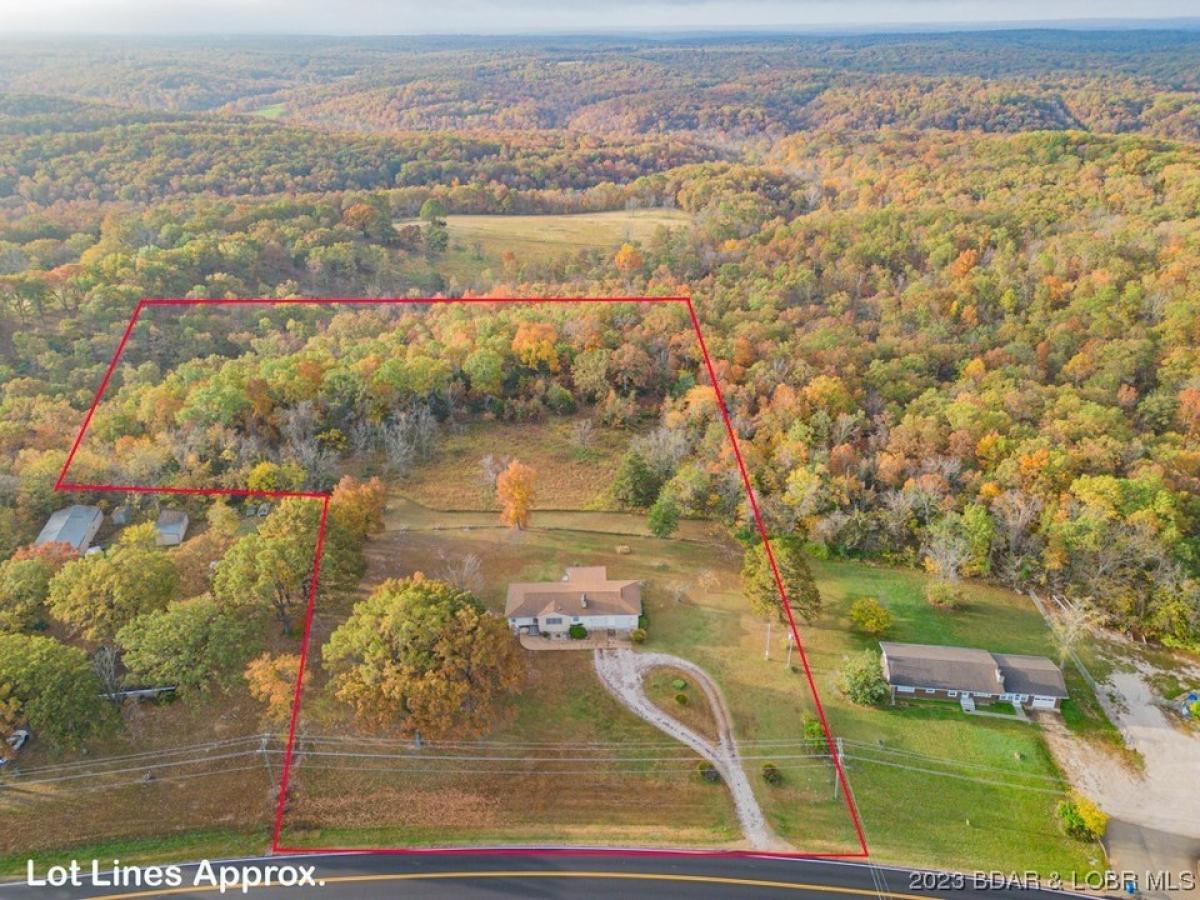 Picture of Residential Land For Sale in Camdenton, Missouri, United States