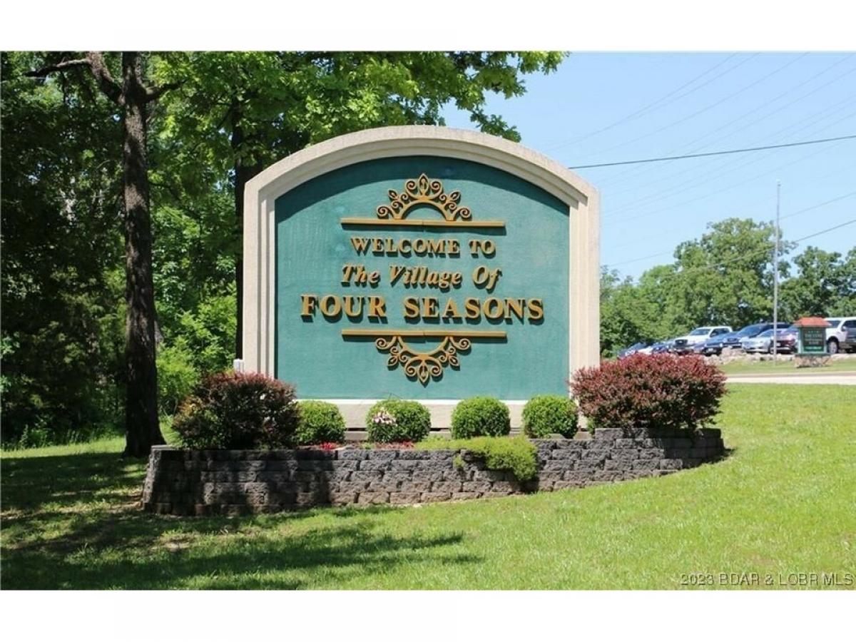 Picture of Residential Land For Sale in Four Seasons, Missouri, United States