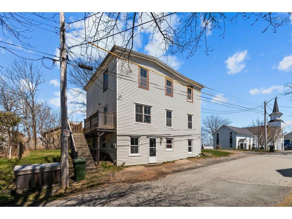 Picture of Home For Sale in Lunenburg, Nova Scotia, Canada