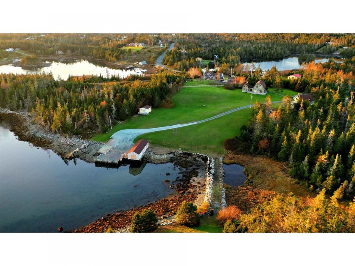 Picture of Home For Sale in Murphy Cove, Nova Scotia, Canada