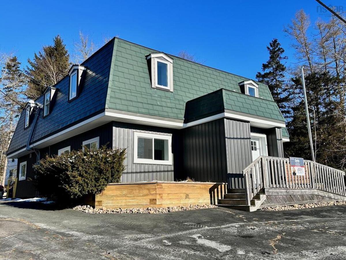 Picture of Home For Sale in Hubbards, Nova Scotia, Canada