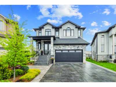 Home For Sale in Hamilton, Canada