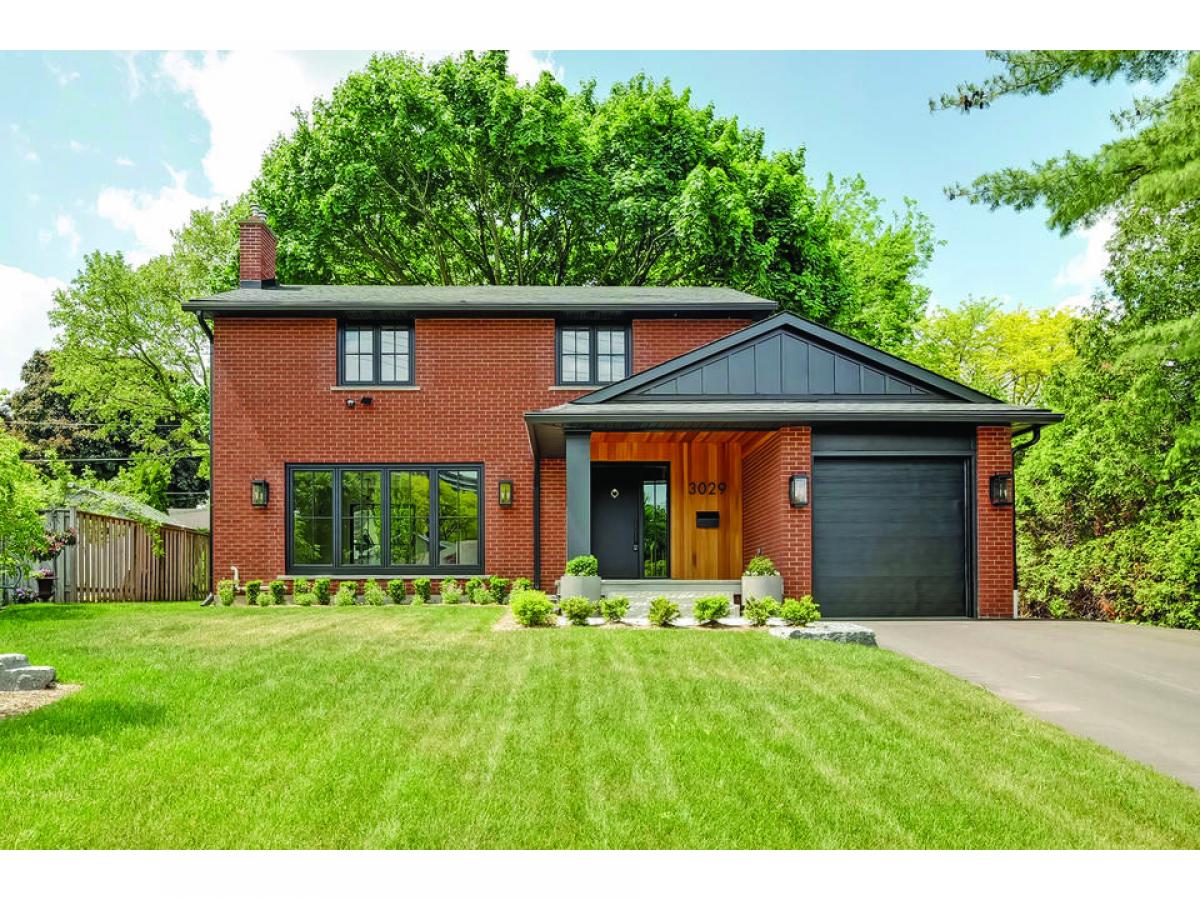 Picture of Home For Sale in Burlington, Ontario, Canada