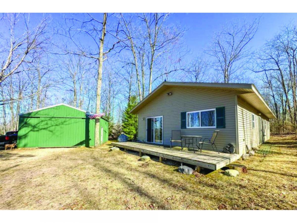 Picture of Home For Sale in Hubbard Lake, Michigan, United States