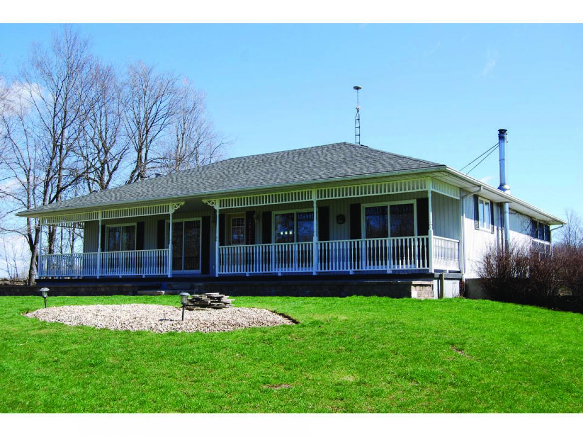 Picture of Home For Sale in Minto Twp, Ontario, Canada