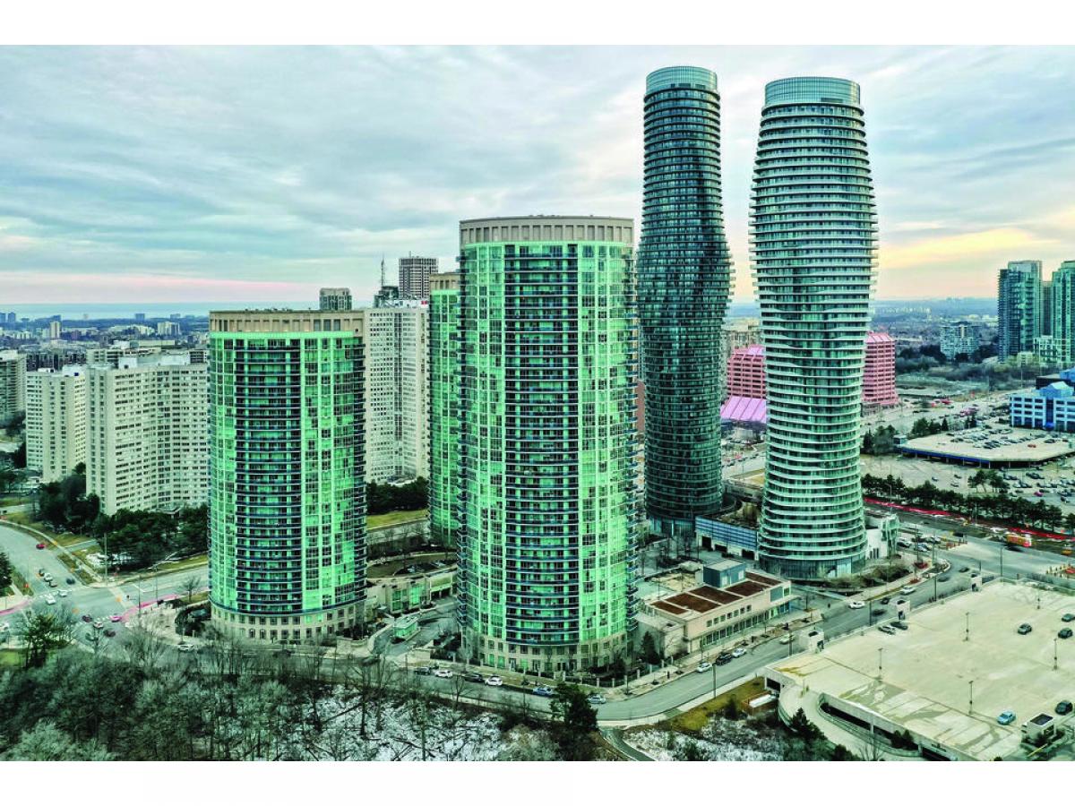 Picture of Condo For Sale in Mississauga, Ontario, Canada