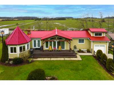 Home For Sale in Selkirk, Canada