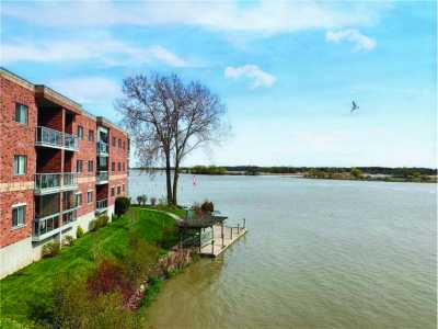 Condo For Sale in Dunnville, Canada