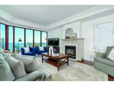 Condo For Sale in Etobicoke, Canada