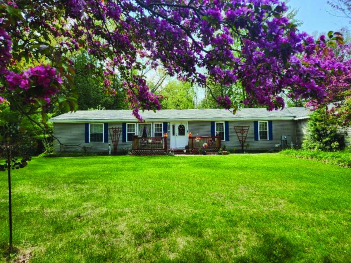 Picture of Home For Sale in East Tawas, Michigan, United States