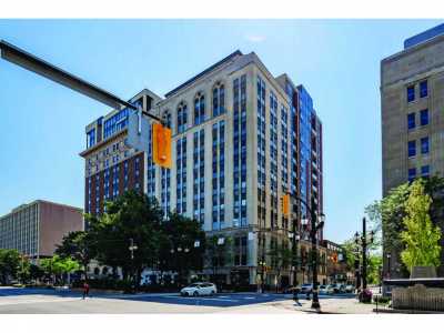 Condo For Sale in Hamilton, Canada