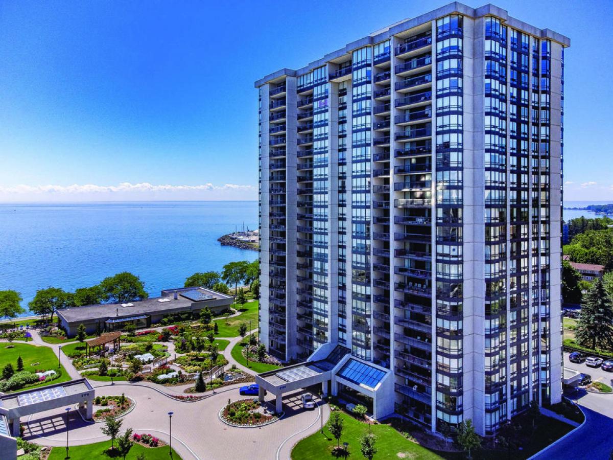 Picture of Condo For Sale in Oakville, Ontario, Canada