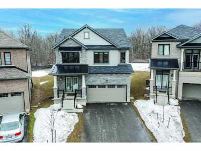 Home For Sale in Stoney Creek, Canada