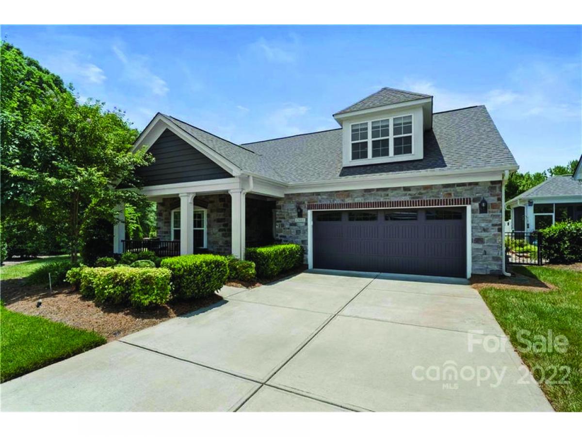 Picture of Home For Sale in Cornelius, North Carolina, United States