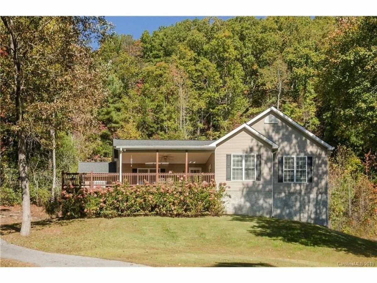 Picture of Home For Sale in Zirconia, North Carolina, United States