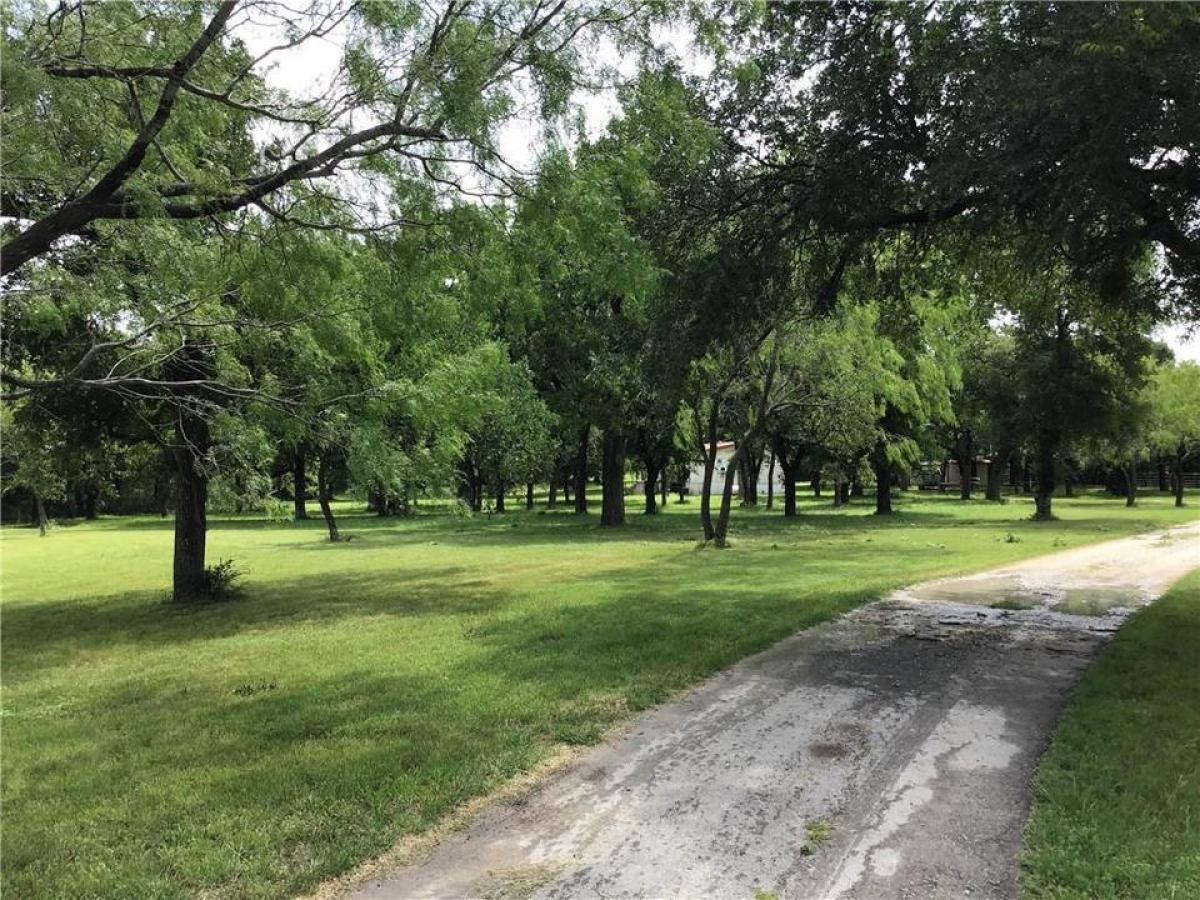 Picture of Home For Sale in Hubbard, Texas, United States