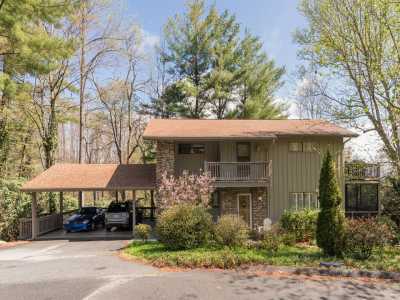 Condo For Sale in Laurel Park, North Carolina