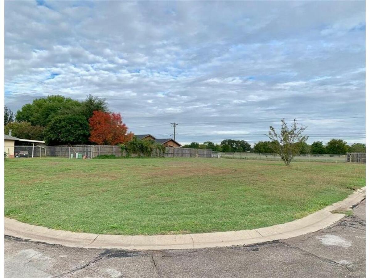 Picture of Residential Land For Sale in Waco, Texas, United States